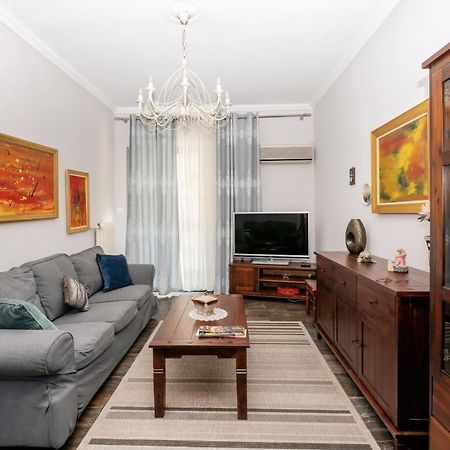 Ferienwohnung Charming & Authentic Gem - Walk To Port & Shops! Patras Exterior foto